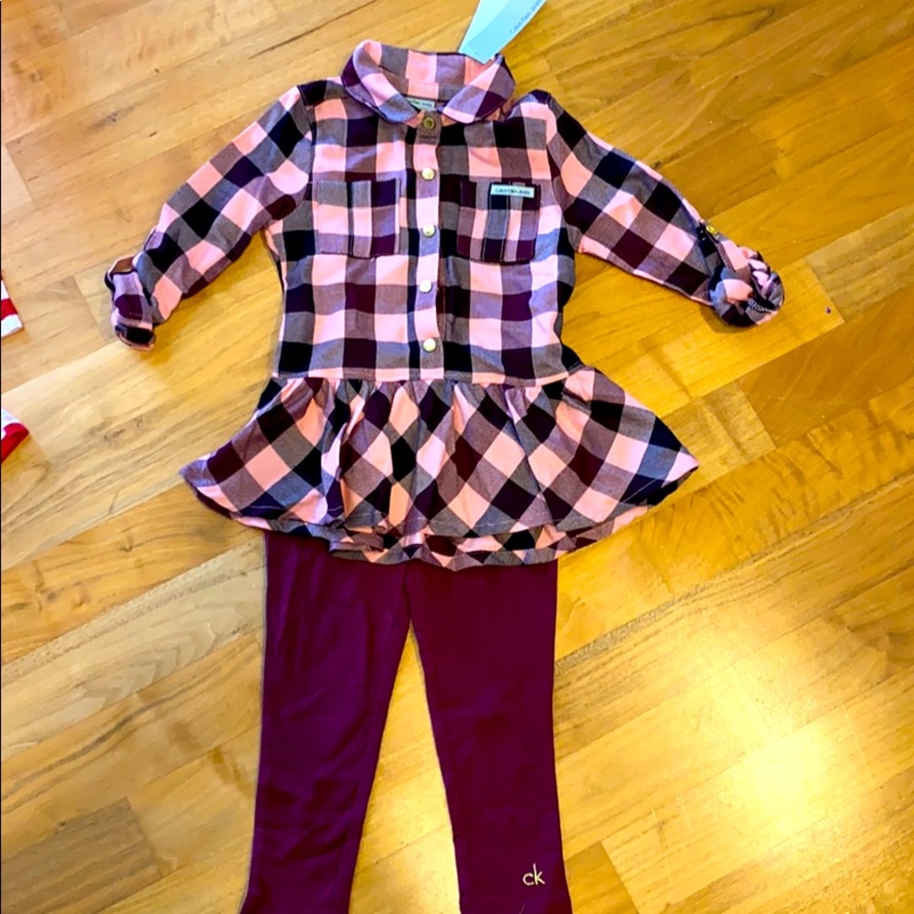 Calvin Klein 2 piece outfit. New with tags.